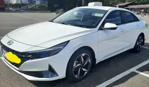 Vand Hyundai Elantra, varianta de top Exclusive, unic proprietar - imagine 2