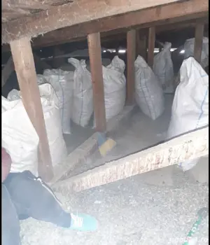 facem curățenie la poduri de bloc