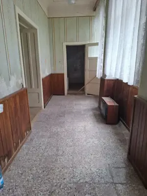 Casa din caramida pentru renovat  3 camere in Nadlac - imagine 6