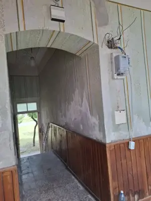 Casa din caramida pentru renovat  3 camere in Nadlac - imagine 9