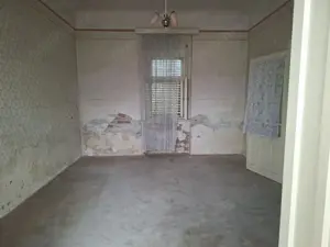 Casa din caramida pentru renovat  3 camere in Nadlac - imagine 13