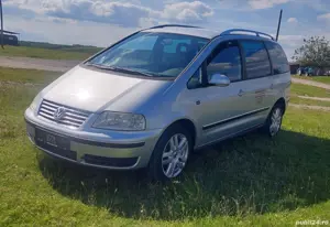 Vând Volkswagen Sharan 7 locuri, 2.0L, 140 cp