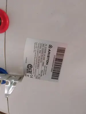 Vând boiler electric ariston 30 litri 