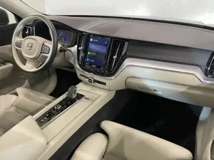 Volvo XC 60 - imagine 9