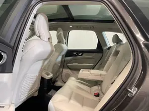 Volvo XC 60 - imagine 12
