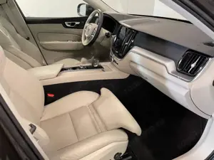 Volvo XC 60 - imagine 11