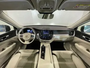 Volvo XC 60 - imagine 8