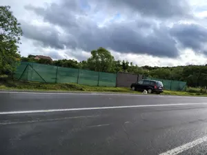 Vând teren in Ezeriș