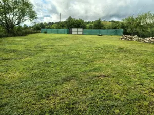 Vând teren in Ezeriș  - imagine 5