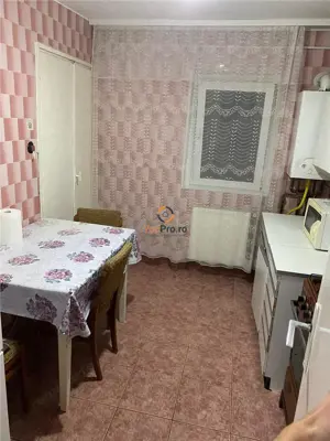 Apartament 3 camere semidecomandat  Girocului