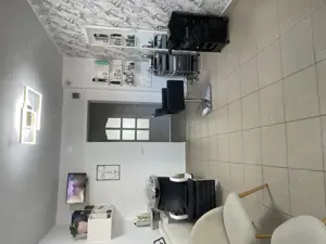 Cameră disponibilă  în salon - imagine 5