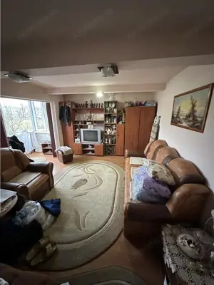 2 camere decomandat la etajul 3 cu centrala propie si 2 balcoane