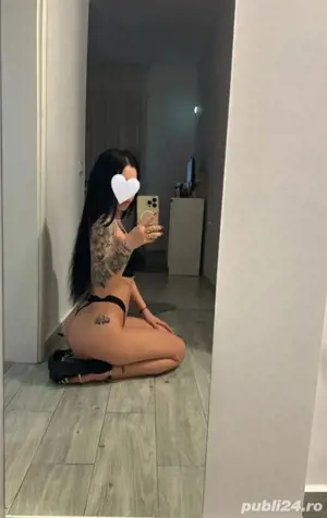 bruneta siliconata fac si deplasari  - imagine 3