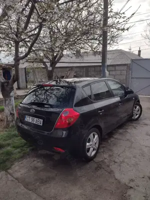 Vând kia cred 1.6 crdi - imagine 3 Vând kia cred 1.6 crdi - imagine 3