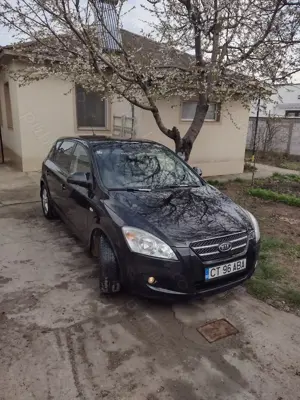 Vând kia cred 1.6 crdi - imagine 4 Vând kia cred 1.6 crdi - imagine 4