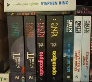 Vand carti Stephen King, Koontz, Dan Brown, Grisham, Baldacci, Lee Child, Barclay, Simon Toyne etc.