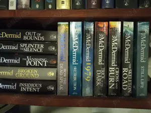 Vand carti romana, engleza Dan Brown, Stephen King, Val Mcdermid, Harlan Coben, Karen Rose etc - imagine 2