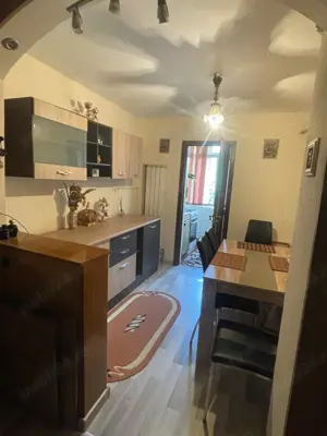 Vand apartament cu 2 camere etaj 1
