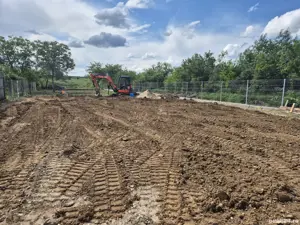 închiriez miniexcavator de 4 tone