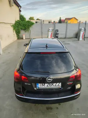 VandOpelAstra J sport tourer   - imagine 3