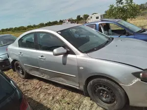 Vând/dezmembrez Mazda 3
