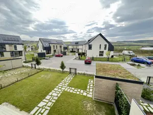 Vând casă duplex la Colina Noua