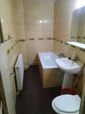 Închiriez apartament 3 camere