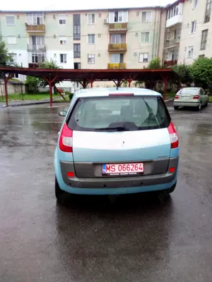 Vând Renault Scenic 2 din 2006 diesel 1870 cutie automată  - imagine 3