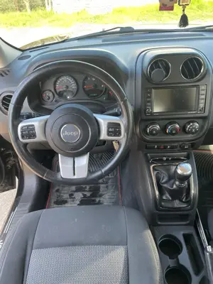 Ofer spre vanzare SUV Jeep Patriot 4x4 (4WD-Permanent), foarte bine intretinut tehnic, fabricat 2010 - imagine 5