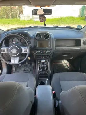 Ofer spre vanzare SUV Jeep Patriot 4x4 (4WD-Permanent), foarte bine intretinut tehnic, fabricat 2010 - imagine 4