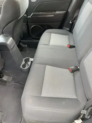 Ofer spre vanzare SUV Jeep Patriot 4x4 (4WD-Permanent), foarte bine intretinut tehnic, fabricat 2010 - imagine 8