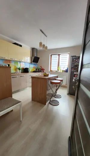 Vila la cheie P+E+M, mobilata, la 10 minute de plaja din Mamaia - imagine 5