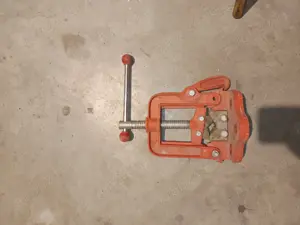 Menghină și trusă filiere 