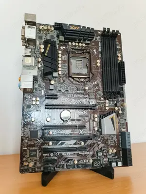 Placa de Baza ASRock Z77 Extreme4 | Defecta - imagine 3