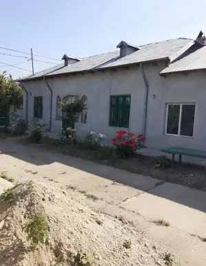 Casa de vânzare in Calomfirești!