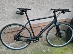 Bicicleta Trekking Cube