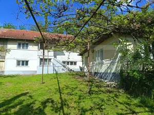 Casa de vanzare, cu 4 camere, 171 mp, zona exterior nord