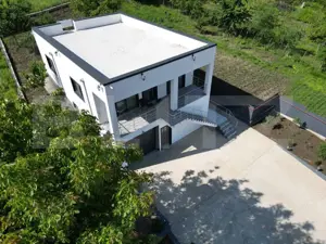 Casa 4 camere, 200 mp, 1050 mp teren, zona Ciurbesti  - imagine 3