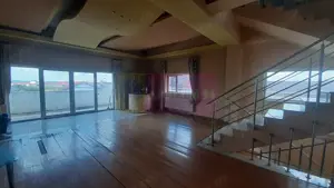 Două Etaje în Vilă în zona Voluntari de Închiriat