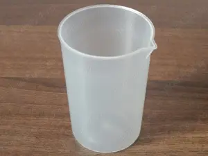 Recipient pahar plastic tip max 120 mL nefolosit - imagine 2