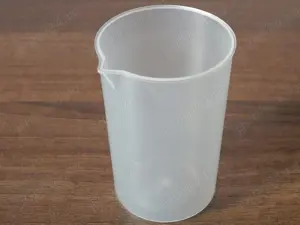 Recipient pahar plastic tip max 120 mL nefolosit