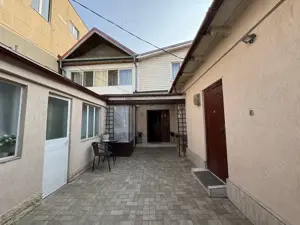 De Vanzare Casa Spatioasa Apollo ,375mp suprafata totala  