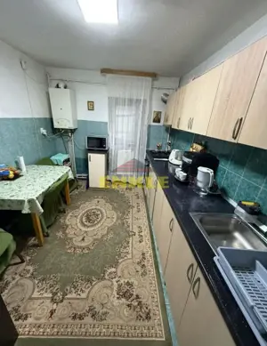 De vanzare apartament cu 3 camere, zona Mall - imagine 5