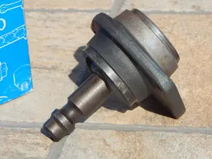 Pivot inferior McQuay-Norris FA1692 Ford Aerostar (fabricat USA) nou - imagine 2