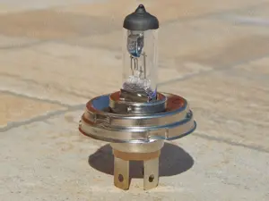 Bec auto halogen Bosch R2 12 V 45 / 40 W P45t fab Ungaria cu ambalaj - imagine 2