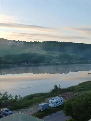 Apartament cu 2 cam si terasa, vedere catre lac - imagine 2