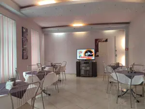 Spațiu Comercial de Închiriat - Ideal pentru Bistro sau Cafenea.