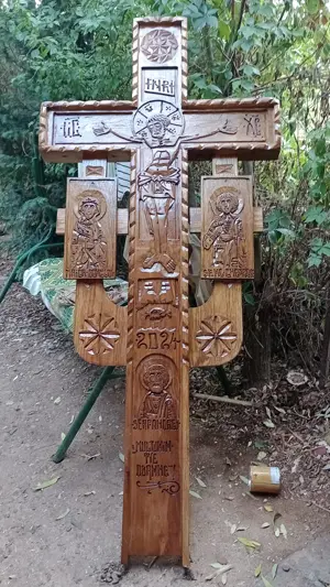 Troite sculptura manuala pe lemn de stejar masiv 