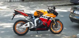 Moto Honda cbr rr repsol 600 cc - imagine 4 Moto Honda cbr rr repsol 600 cc - imagine 4