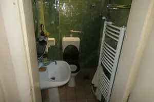 Apartament 4 camere foarte spațios - tot etajul, locație excepțională - imagine 7